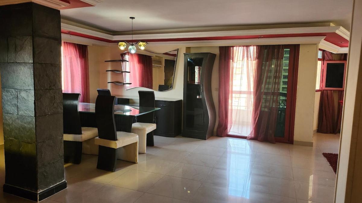 Lovely 3 Bedroom In Abbas El Akad Cairo