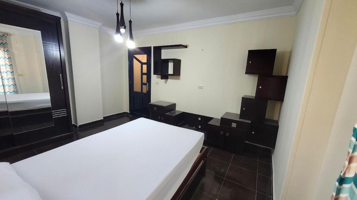 Lovely 3 Bedroom In Abbas El Akad Apartment *