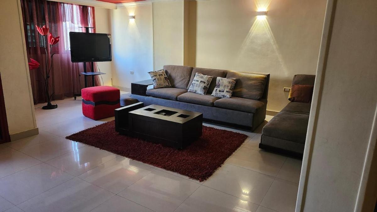 Lovely 3 Bedroom In Abbas El Akad Apartment Cairo