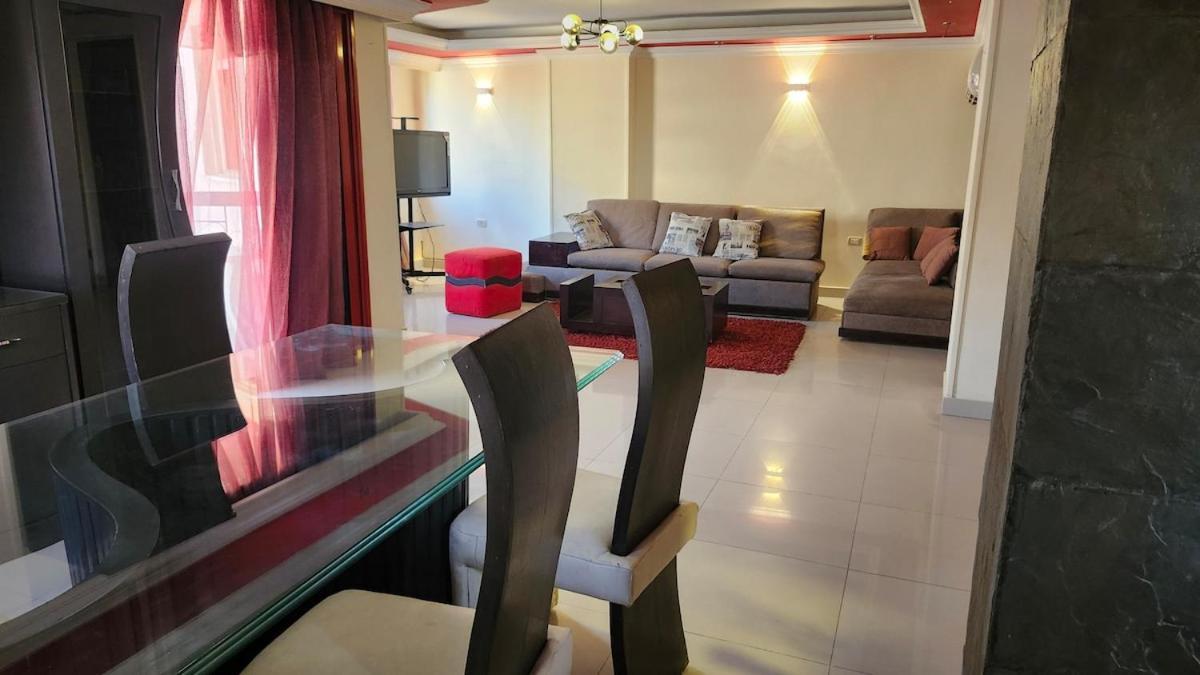 Apartment Lovely 3 Bedroom In Abbas El Akad