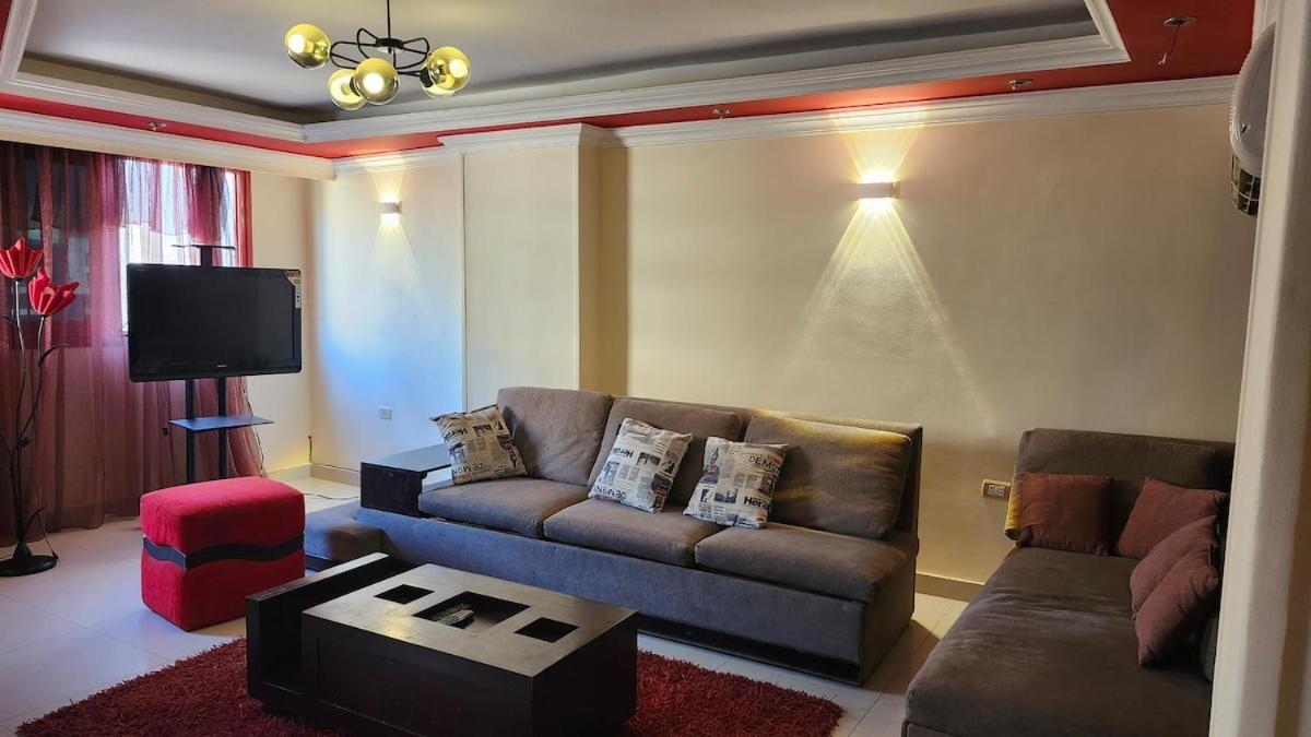 Lovely 3 Bedroom In Abbas El Akad Cairo