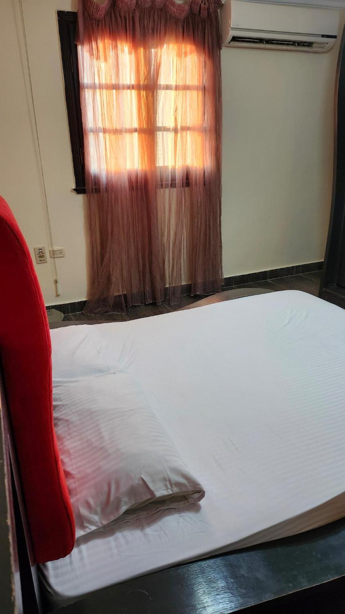 Lovely 3 Bedroom In Abbas El Akad Cairo